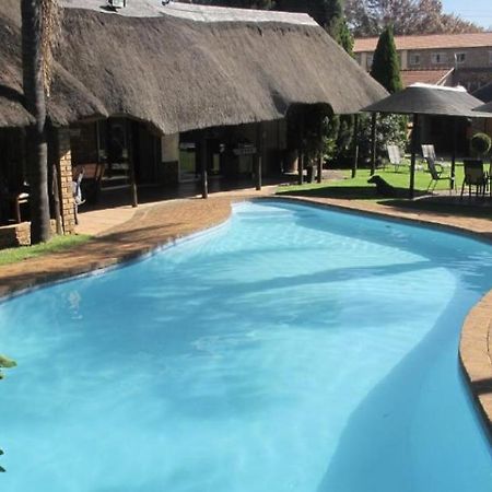Aero Guest Lodge Kempton Park Exterior photo