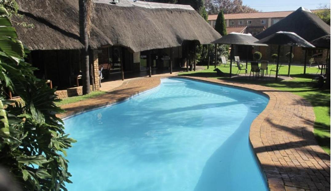 Aero Guest Lodge Kempton Park Exterior photo